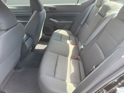 Used 2024 Nissan Altima 2.5 S FWD image 18