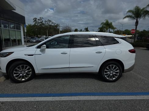 Used 2020 Buick Enclave Premium w/ Sun and Sites Package image 2