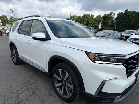 Used 2024 Honda Pilot Elite image 3