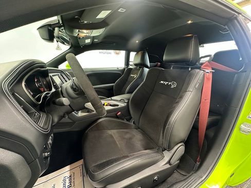 Used 2023 Dodge Challenger SRT Hellcat w/ Driver Convenience Group image 12