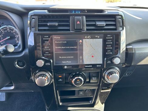 Used 2024 Toyota 4Runner TRD Off-Road Premium AWD/4WD image 20
