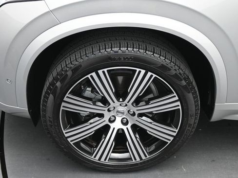 Certified 2025 Volvo XC90 B6 Ultra w/ Protection Package AWD/4WD image 4