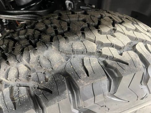 New 2026 Ford Bronco Raptor AWD/4WD image 8