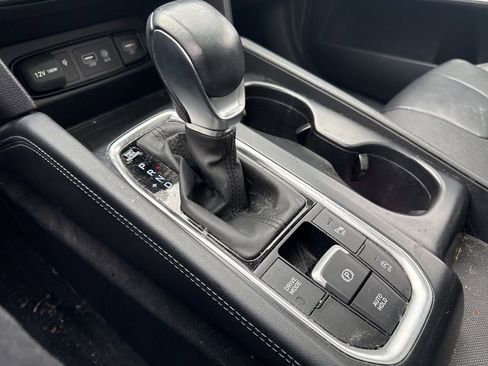 Used 2020 Hyundai Santa Fe SEL w/ Convenience + Premium Package image 13