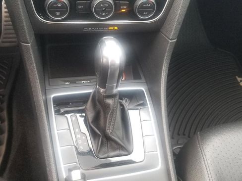 Used 2018 Volkswagen Passat 2.0T S image 16