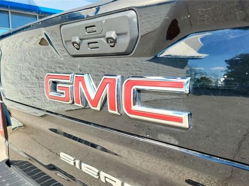 Used 2022 GMC Sierra 2500 SLE w/ SLE Convenience Package AWD/4WD image 5