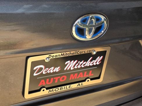 Used 2023 Toyota Highlander LE AWD/4WD image 31