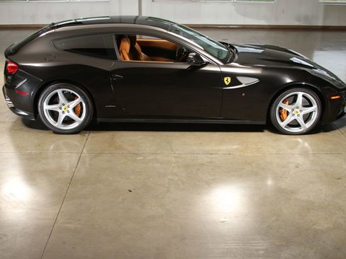 Used 2016 Ferrari FF image 41
