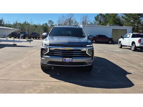 New 2026 Chevrolet Suburban LT image 3