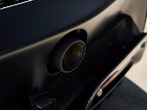 Used 2023 Ferrari SF90 Stradale image 18