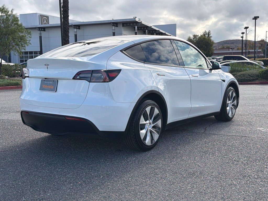Used 2021 Tesla Model Y Long Range AWD/4WD image 7