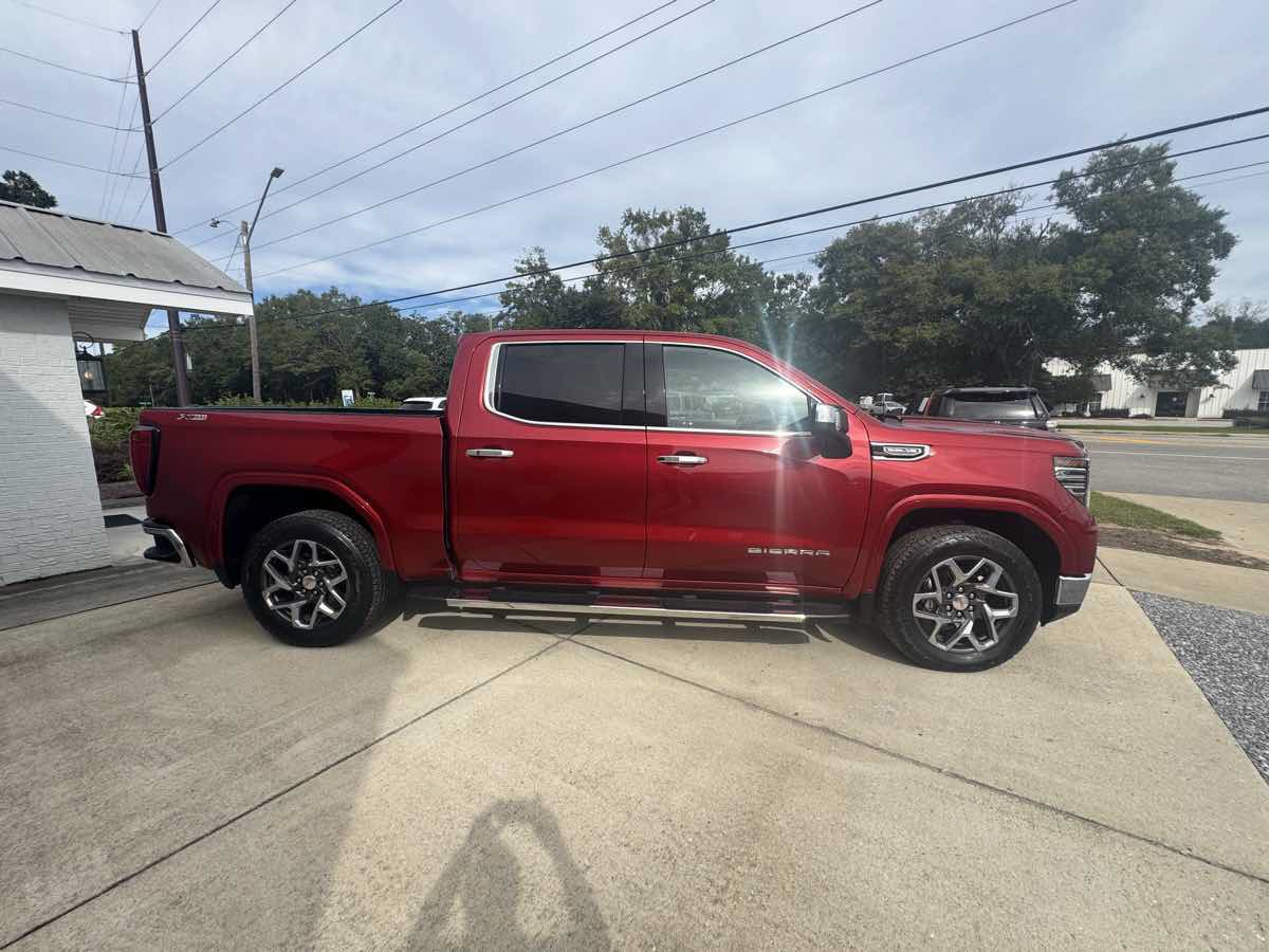 Used 2024 GMC Sierra 1500 SLT w/ SLT Premium Plus Package AWD/4WD image 5