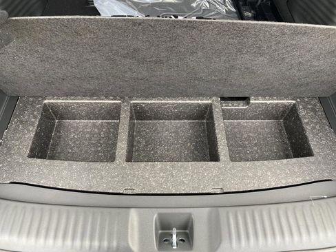 New 2026 Honda HR-V EX-L image 16