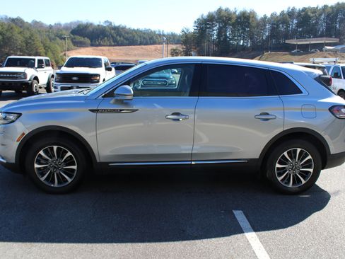 Used 2023 Lincoln Nautilus Reserve image 6