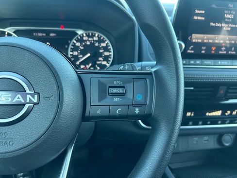 Used 2022 Nissan Rogue SV AWD/4WD image 19