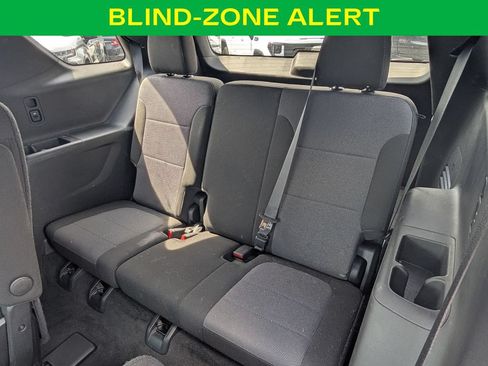 Used 2023 Chevrolet Traverse LT AWD/4WD image 14