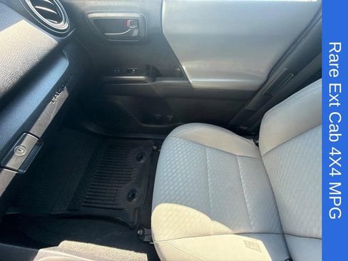 Used 2022 Toyota Tacoma SR AWD/4WD image 20