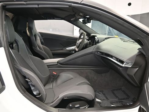 Used 2024 Chevrolet Corvette Stingray Convertible w/ Z51 Performance Package image 39