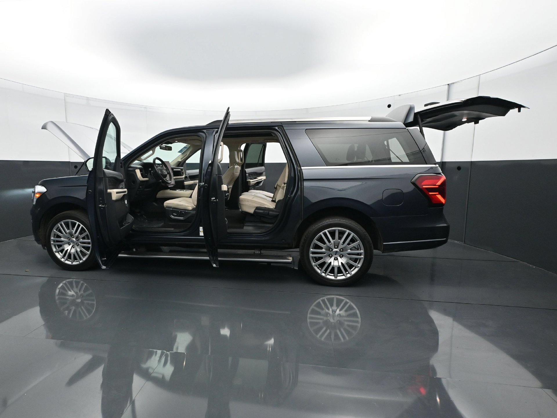 Used 2024 Ford Expedition Max Platinum AWD/4WD image 34