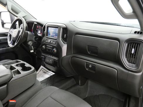 Used 2021 Chevrolet Silverado 2500 Custom w/ Custom Value Package image 16