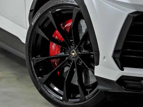 Used 2021 Lamborghini Urus AWD/4WD image 4