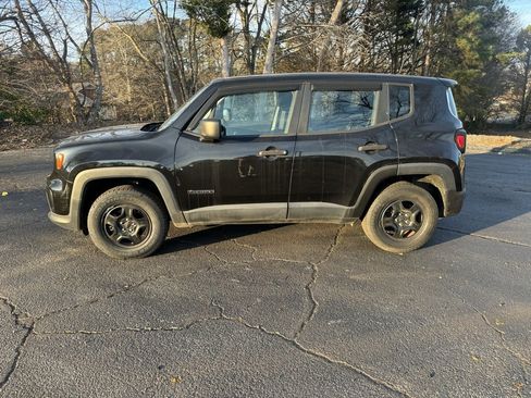 Used 2019 Jeep Renegade Sport image 2
