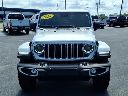 Used 2024 Jeep Wrangler Unlimited Sahara AWD/4WD image 8