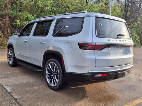 Used 2024 Jeep Wagoneer Series II w/ Premium Group I AWD/4WD image 5