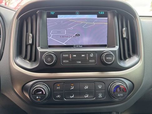 Used 2018 Chevrolet Colorado Z71 image 32