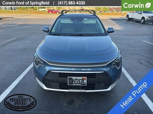 Used 2023 Kia Niro EX w/ EX Cold Weather Package FWD image 2