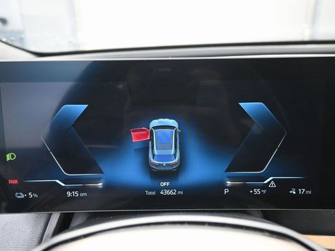 Used 2023 BMW iX xDrive50 w/ Premium Package image 17