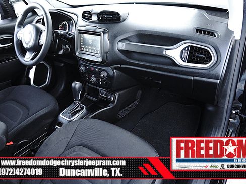 Used 2020 Jeep Renegade Latitude FWD image 12