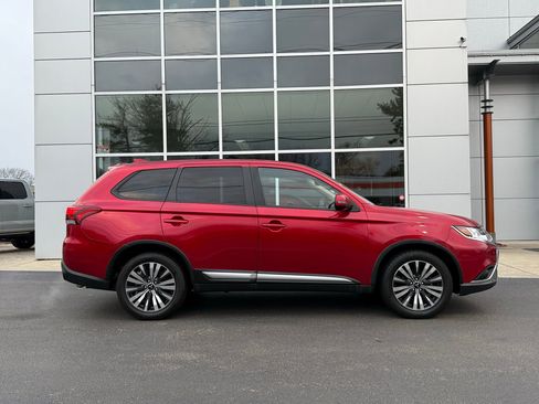 Used 2020 Mitsubishi Outlander SE image 5