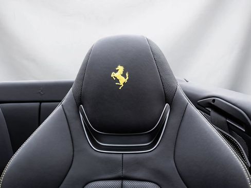 Certified 2022 Ferrari Portofino M RWD image 43