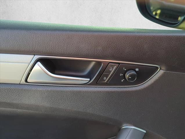 Used 2019 Volkswagen Passat 2.0T Wolfsburg FWD image 9