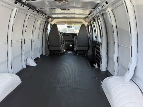New 2026 Chevrolet Express 3500 Extended RWD image 24