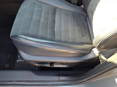 Used 2024 Mitsubishi Outlander SE S-AWC image 6