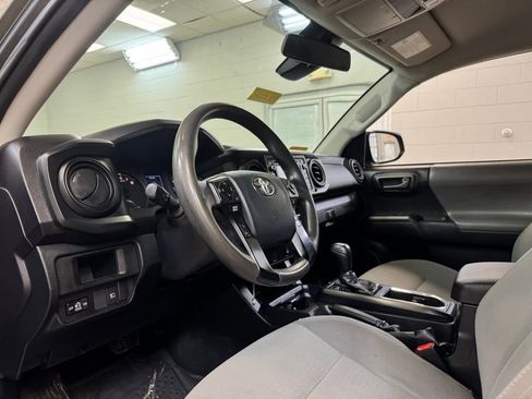 Used 2019 Toyota Tacoma SR w/ SR Convenience Package image 13