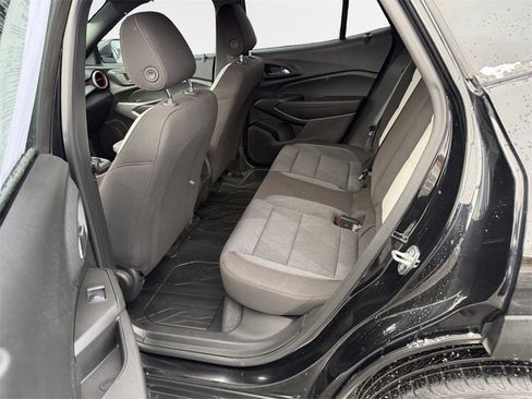 Certified 2024 Chevrolet Trax RS image 24