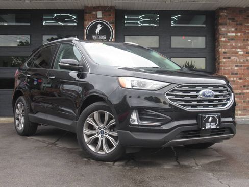 Used 2019 Ford Edge Titanium w/ Cold Weather Package AWD/4WD image 2