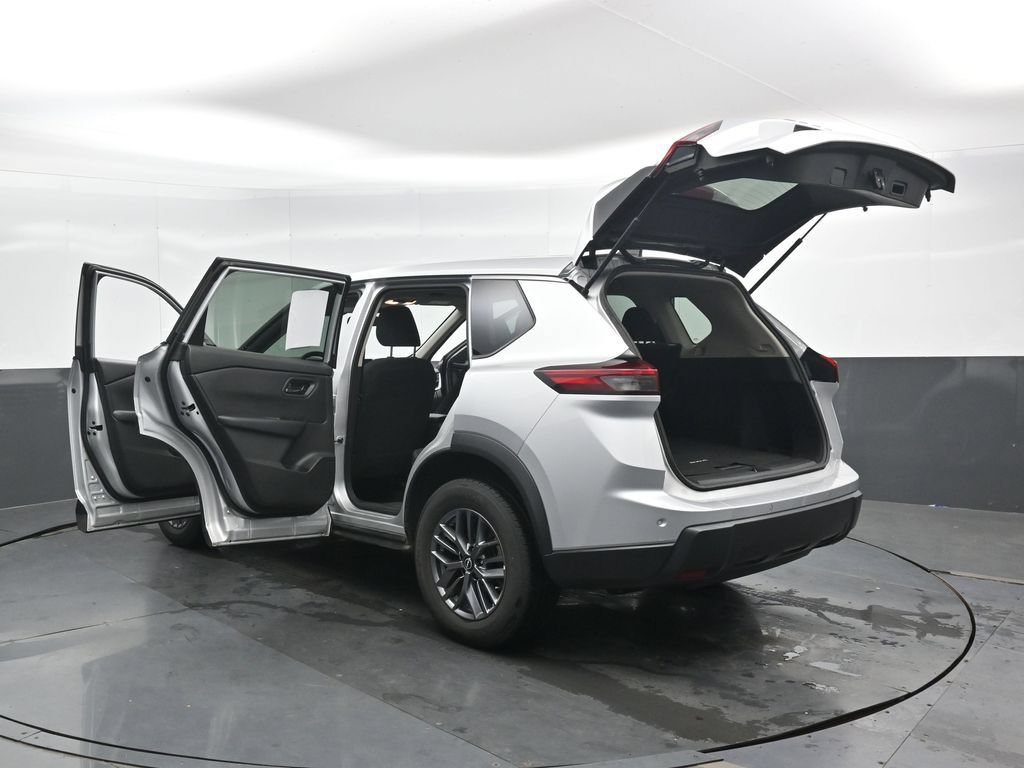 Used 2024 Nissan Rogue S AWD/4WD image 49