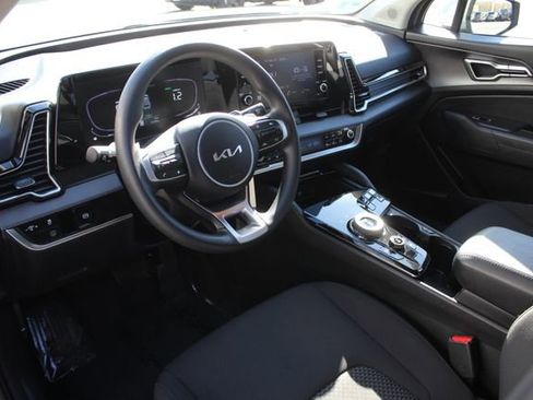 Used 2023 Kia Sportage LX AWD/4WD image 3