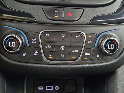 Used 2023 Chevrolet Equinox RS FWD image 16