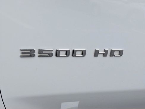Used 2024 Chevrolet Silverado 3500 LT image 10