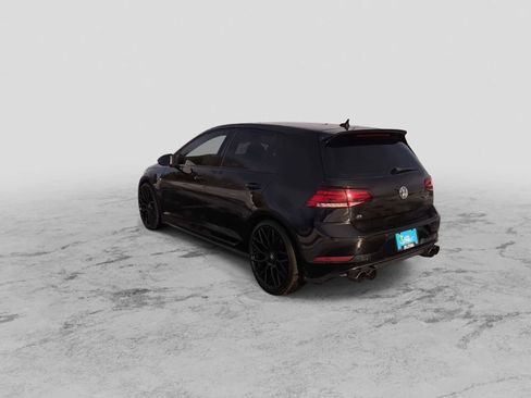 Used 2018 Volkswagen Golf R 4-Door image 6