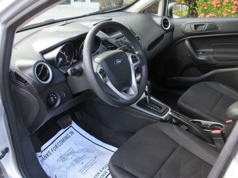 Used 2019 Ford Fiesta SE FWD image 10