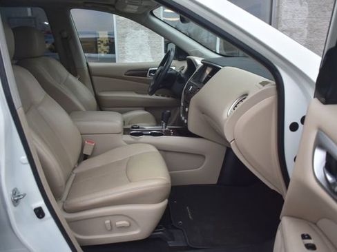 Used 2017 Nissan Pathfinder Platinum w/ Family Entertainment Package image 54