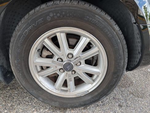 Used 2006 Ford Mustang Convertible image 29