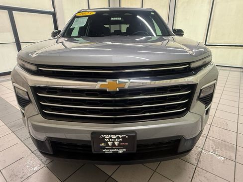 Certified 2025 Chevrolet Traverse LT w/ Sun and Wheel Package AWD/4WD image 11