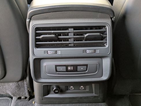 Certified 2023 Audi Q8 Premium image 25